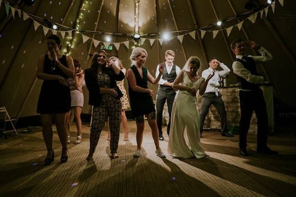 Comment organiser une flash mob pour son mariage ?
