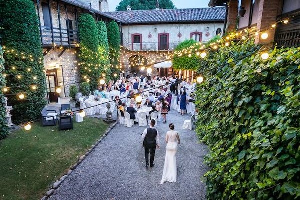 Quels sont les avantages et les inconvénients des différents types de lieux de mariage ?